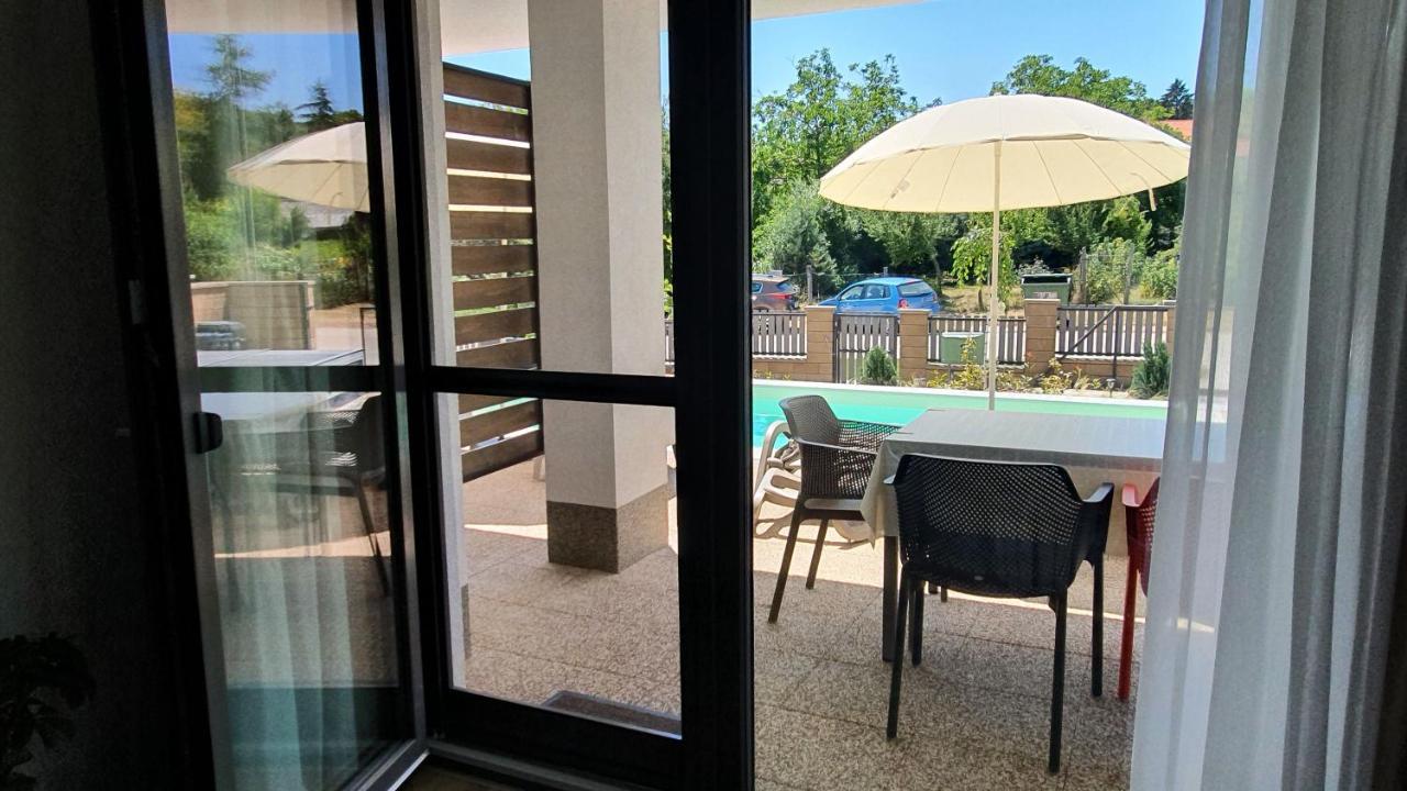 Relax Balaton Apartmanok Balatonfured Exterior photo