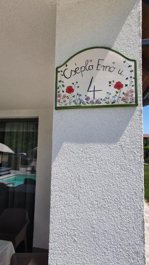 Relax Balaton Apartmanok Balatonfured Exterior photo