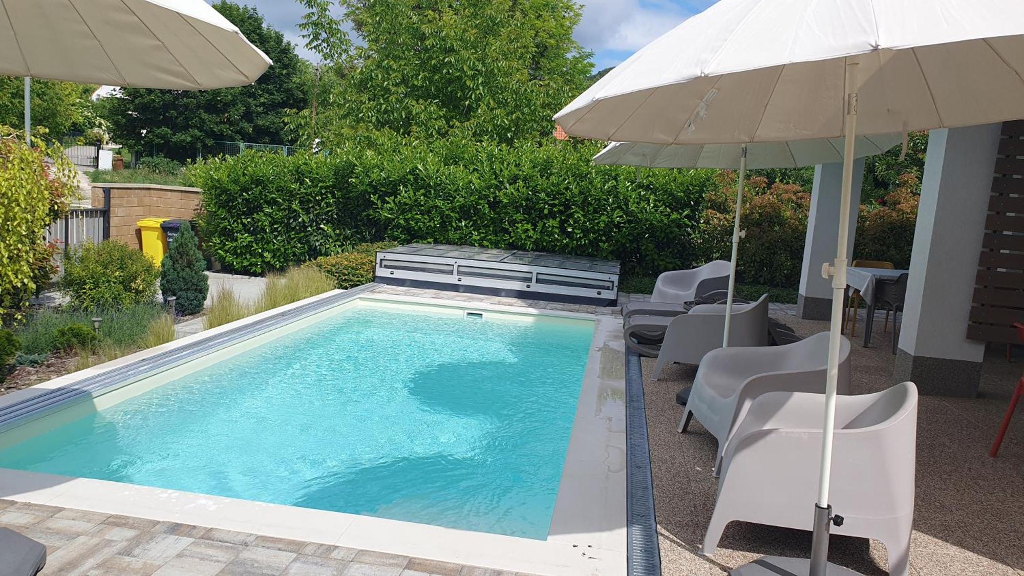 Relax Balaton Apartmanok Balatonfured Exterior photo