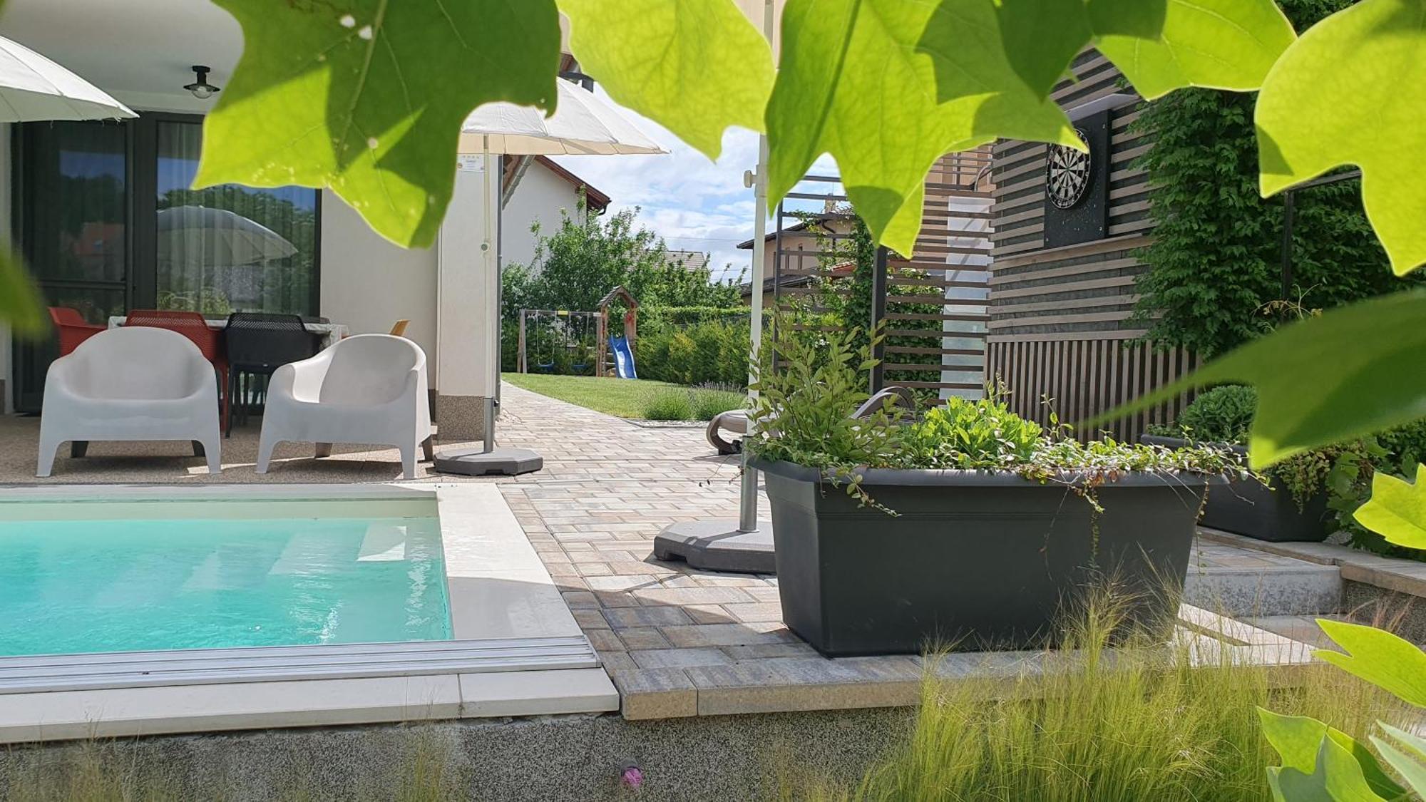 Relax Balaton Apartmanok Balatonfured Exterior photo